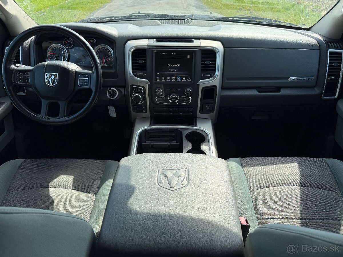 DODGE RAM 1500 5.7 V8 HEMI—2017—4x4—130.000km—REZERVACE—