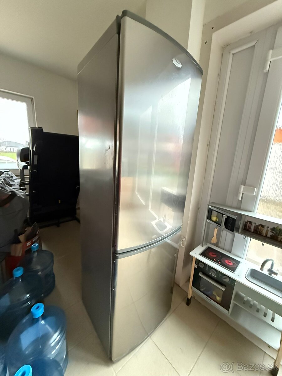 Chladnička s mrazničkou Whirpool - 5