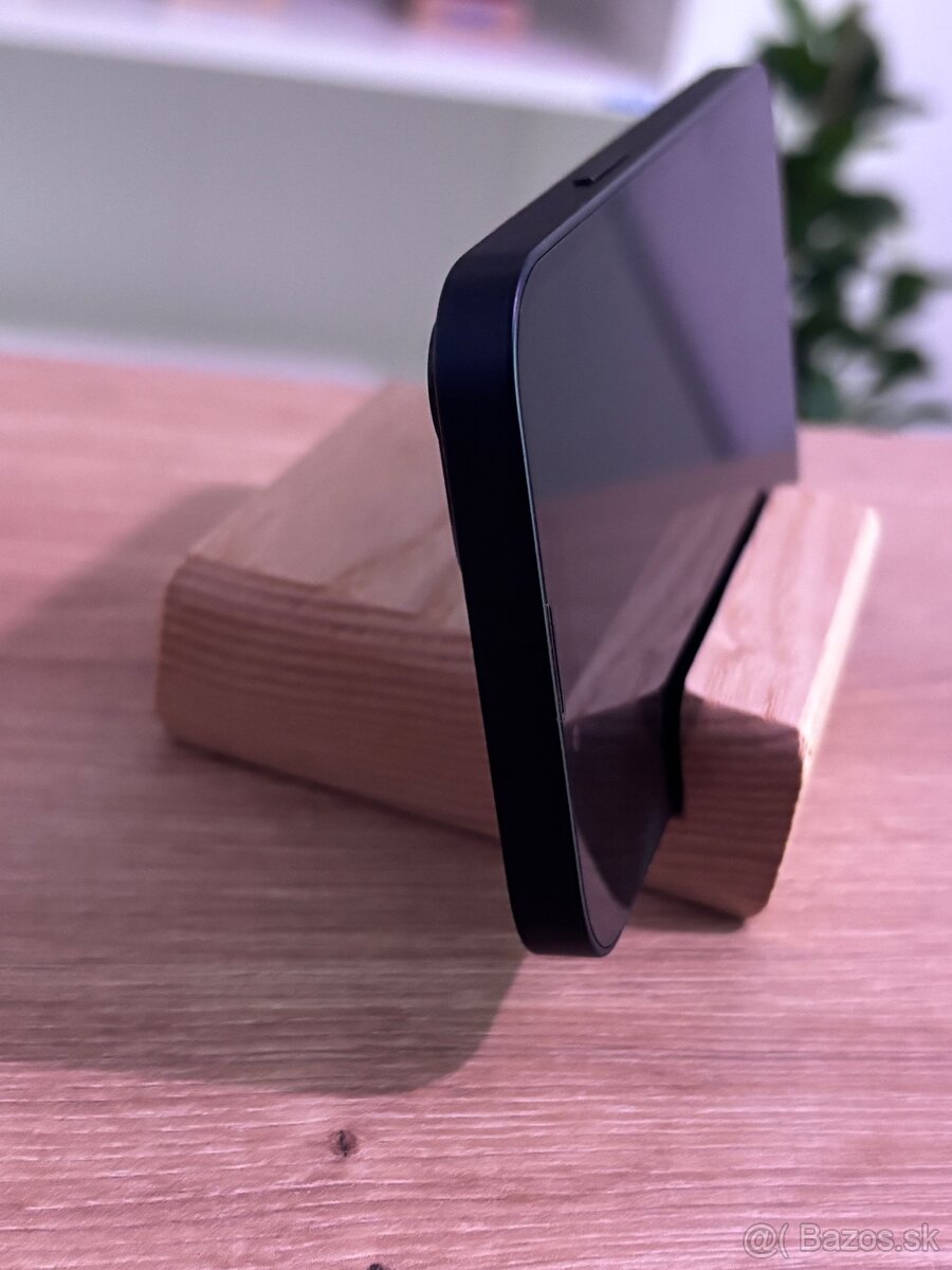 iPhone 13 256GB Midnight – veľmi pekný stav, - 5