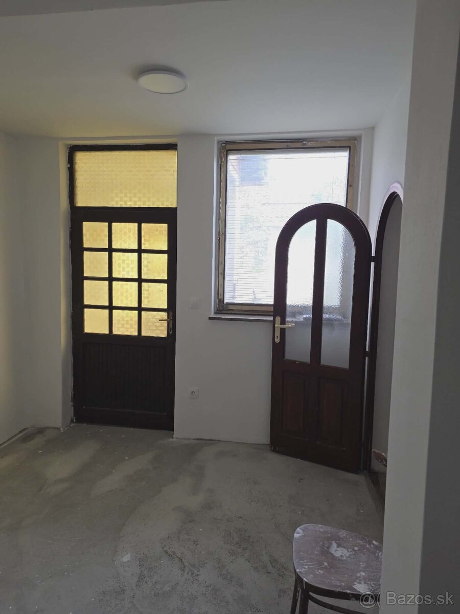 Ponúkame na predaj rod.dom v Kolárove - 5