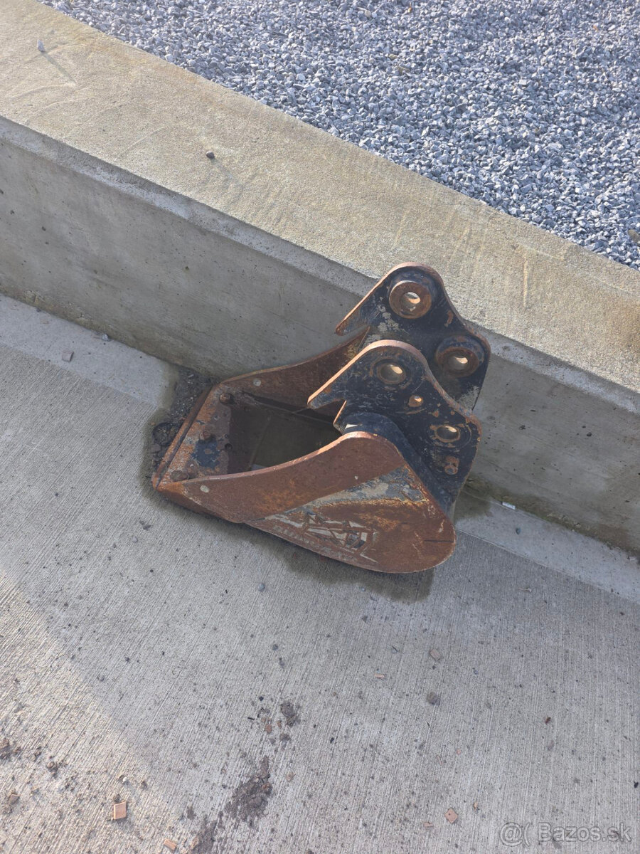 minibager komatsu 2t - 5