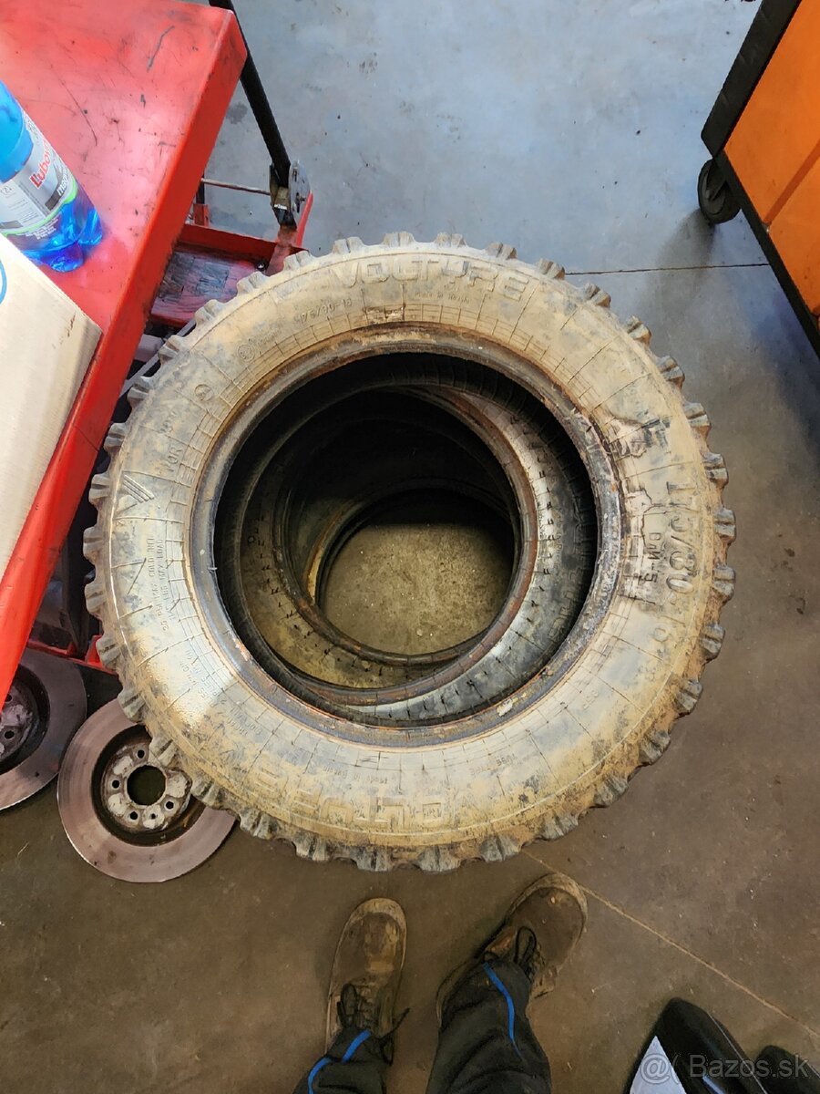 Predám pneumatiky na Lada niva - 5