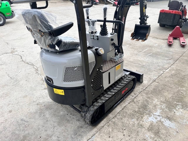 Minibáger so spoľahlivým naftovým motorom - 5