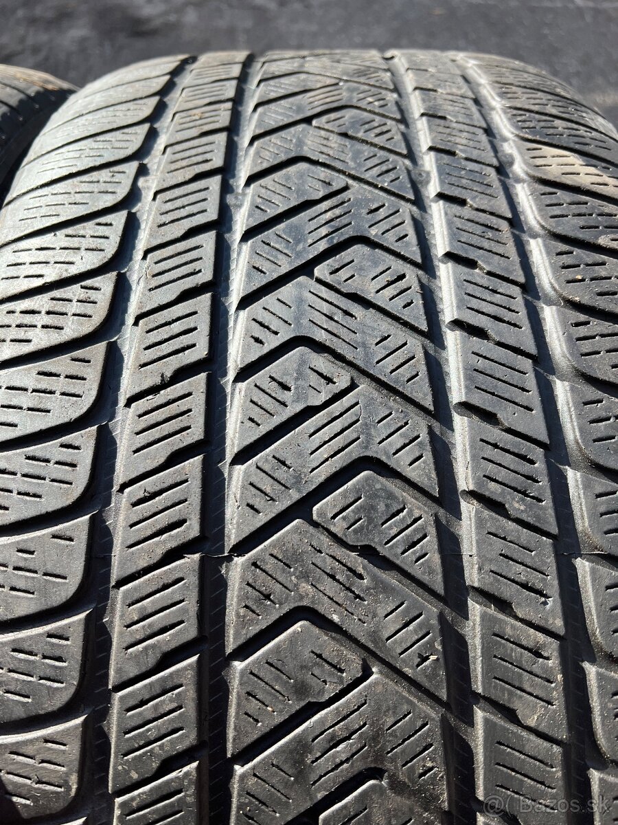 Zimne Pirelli 295/40 R21 - 5