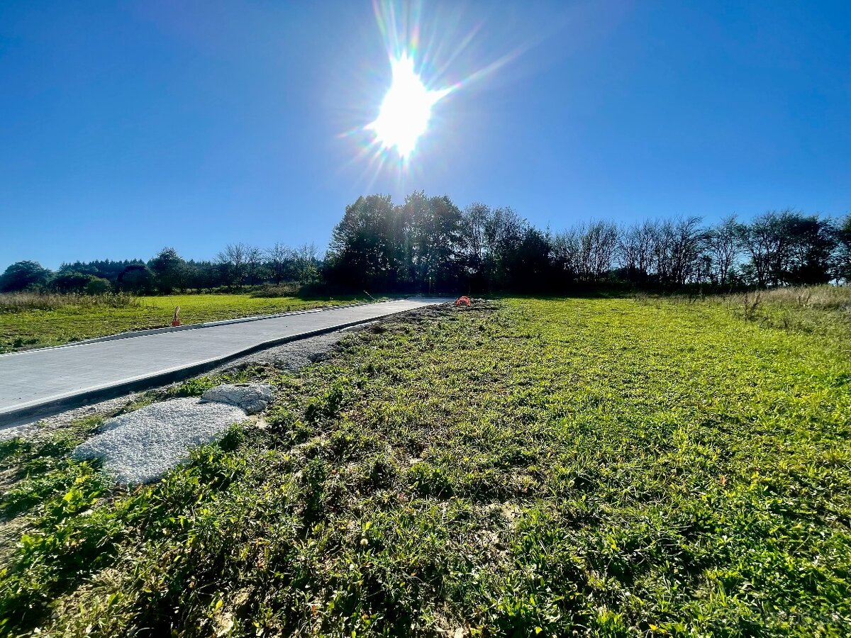 Lukratívny stavebný pozemok s panorámou v obci Sverepec - 5