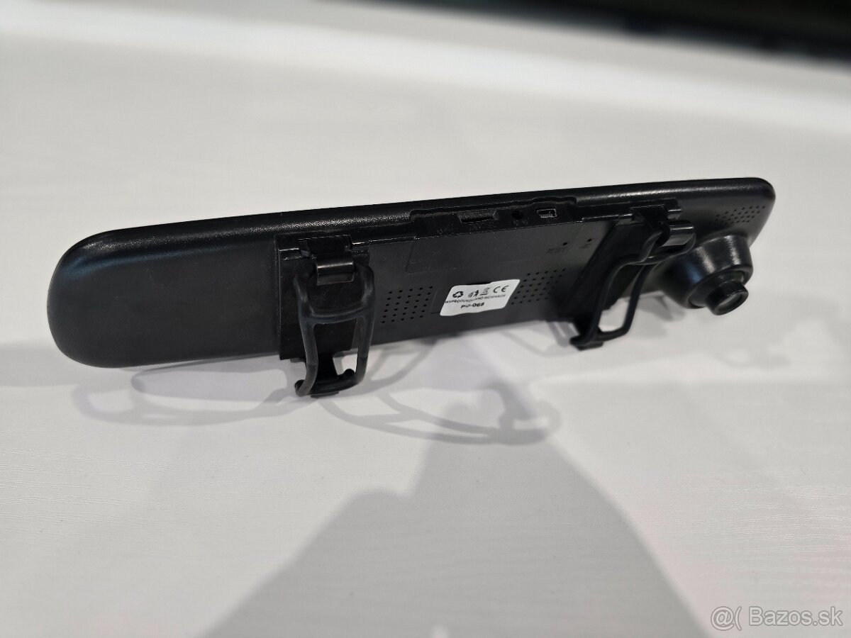 Kamera v zrkadle 20e - 5