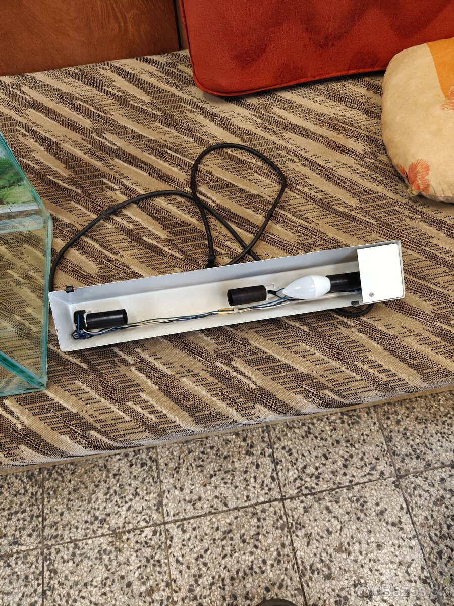 Akvárium + prislusenstvo - 5