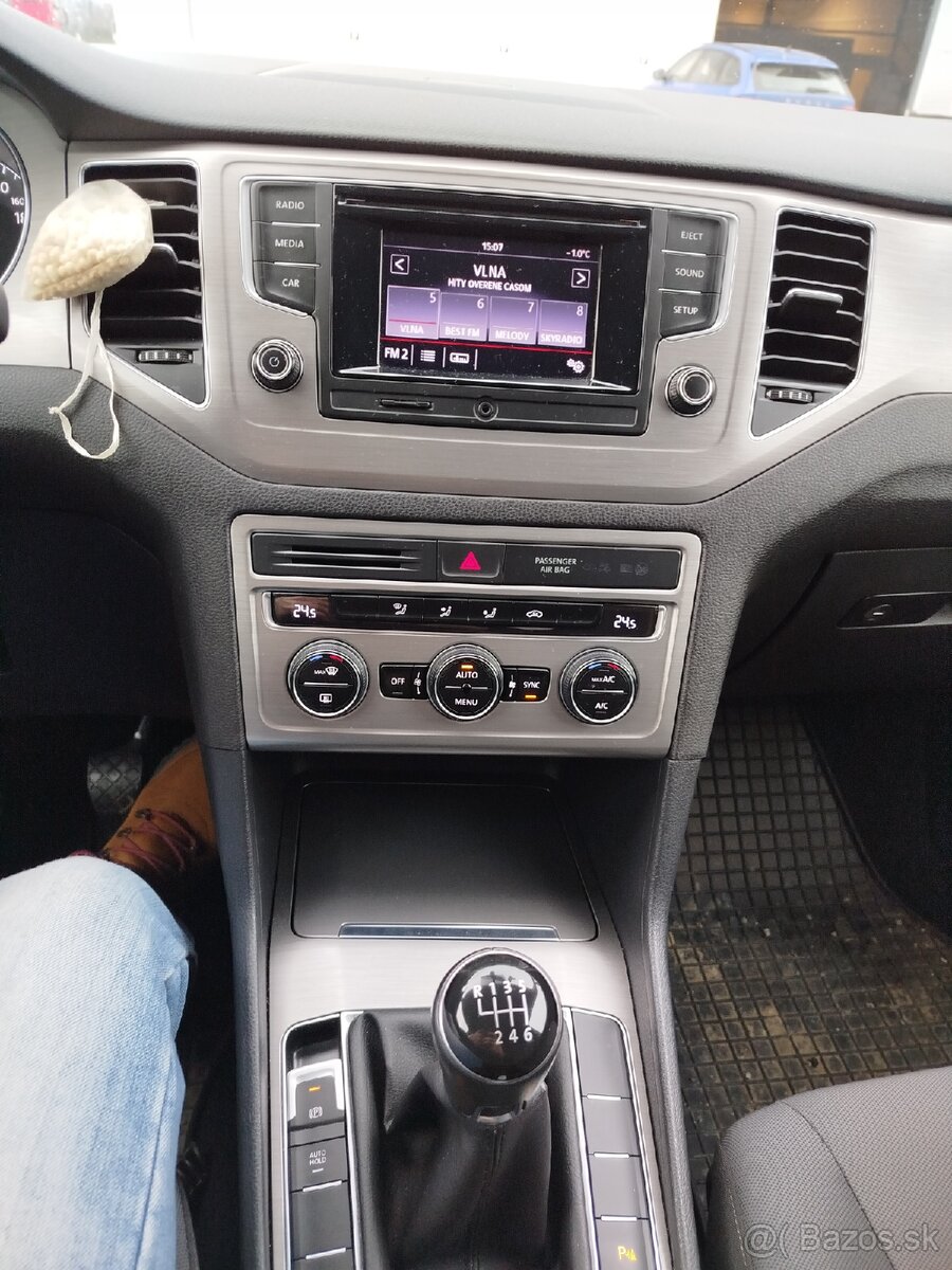 Predám VW golf Sportsvan - 5