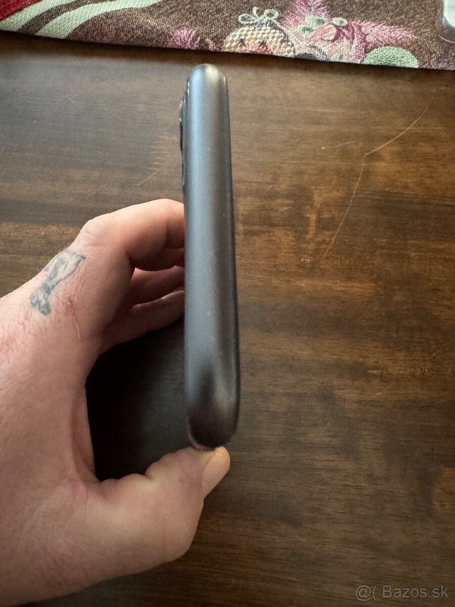 Predám Iphone 11 64gb - 5