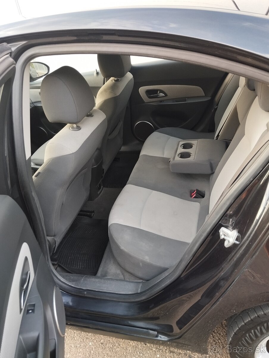 Chevrolet cruze 1, 6 benzín 83kw...rv.2010 - 5