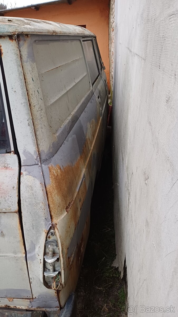 Škoda 1203 zo šiltom - 5