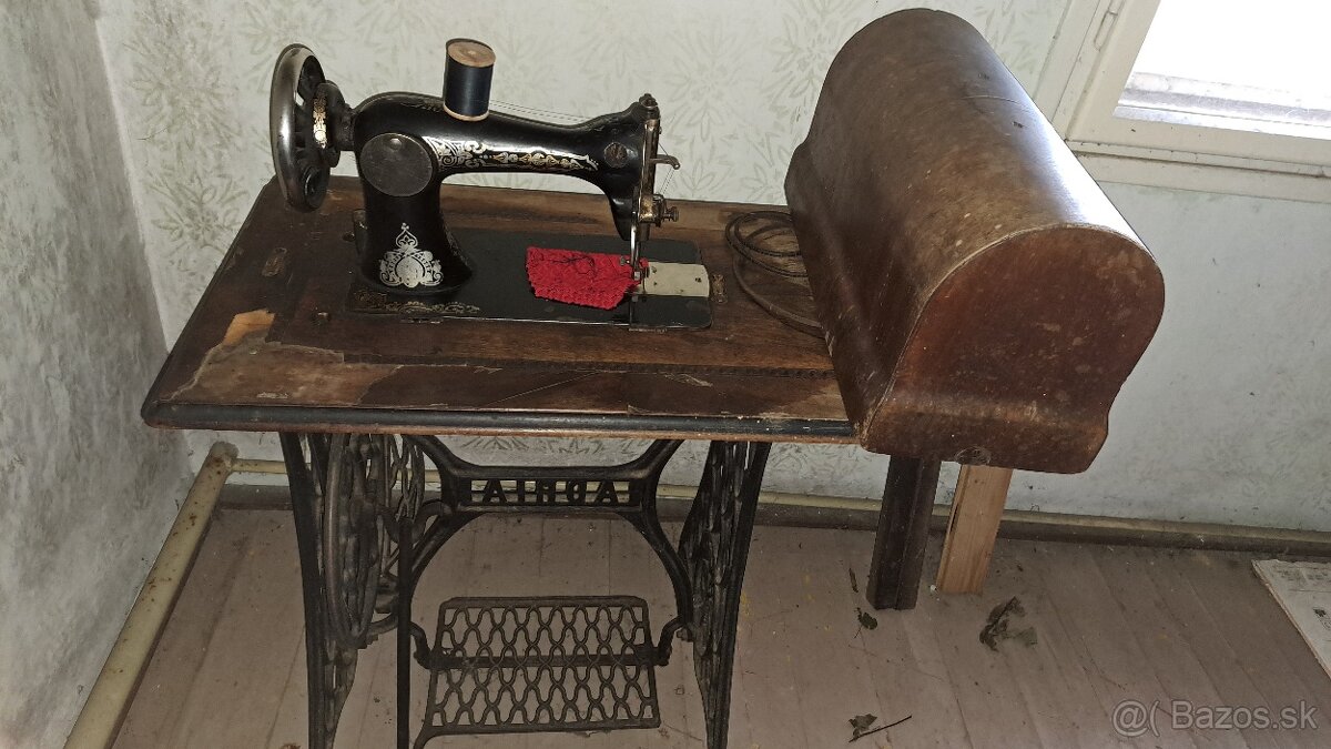 Predám historický šijací stroj Adria - 5