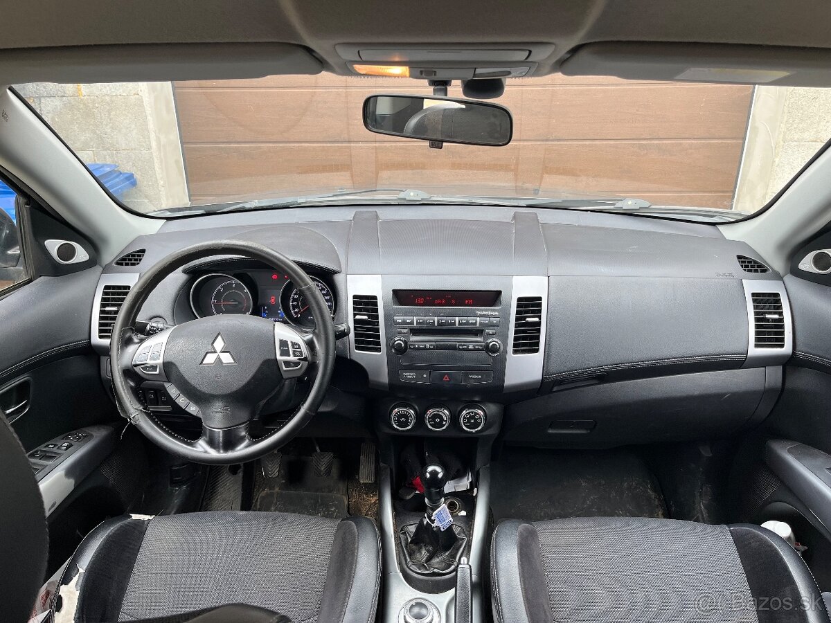 Mitsubishi Outlander - 5
