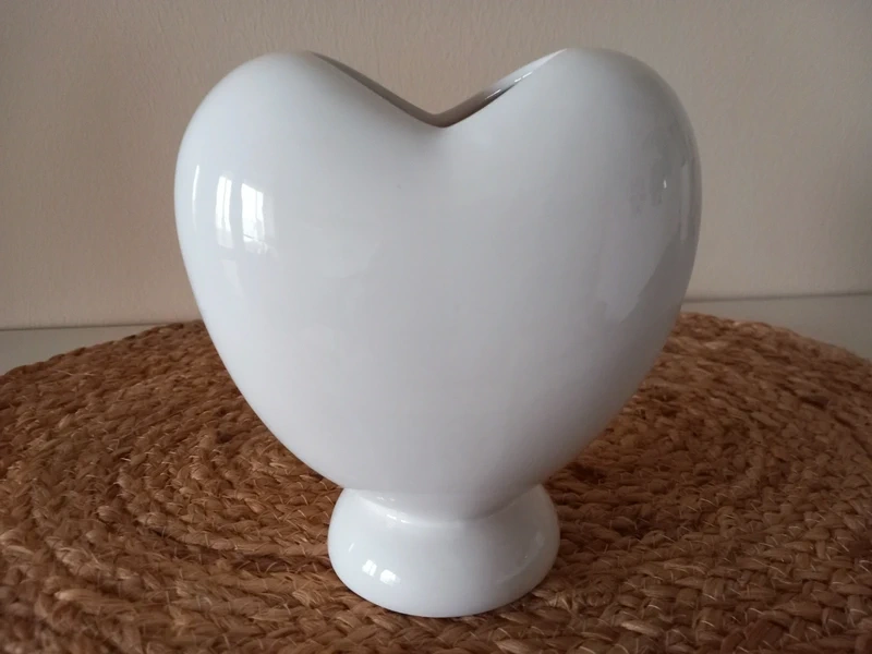 Biela keramická váza v tvare srdca 15x13x8 cm - 5