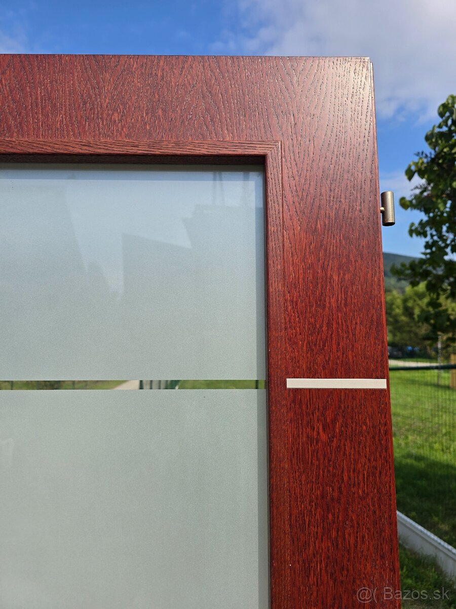 Predám dvoje SAPELI presklenné dvere s dyhovym rámom Sapeli - 5
