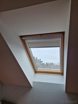 Predam zatemnujucu roletu Velux....Original... - 5