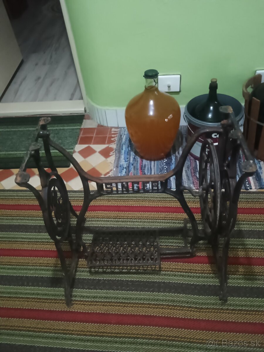 Predám šijací stroj Singer z roku 1915 - 5