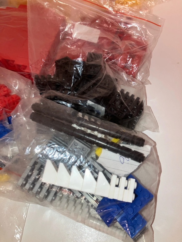 Vyse 1200 ks dielikov, kociek zn. Mega Blocks - 5