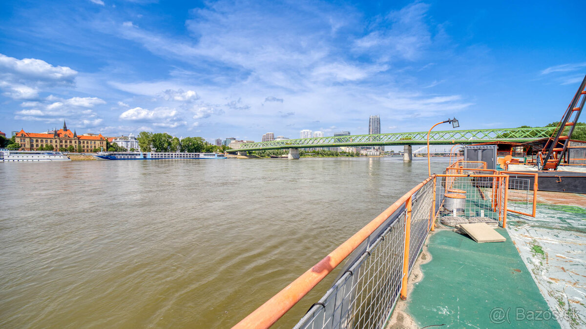 Pontón v TOP lokalite na Tyršovom nábreží - 5