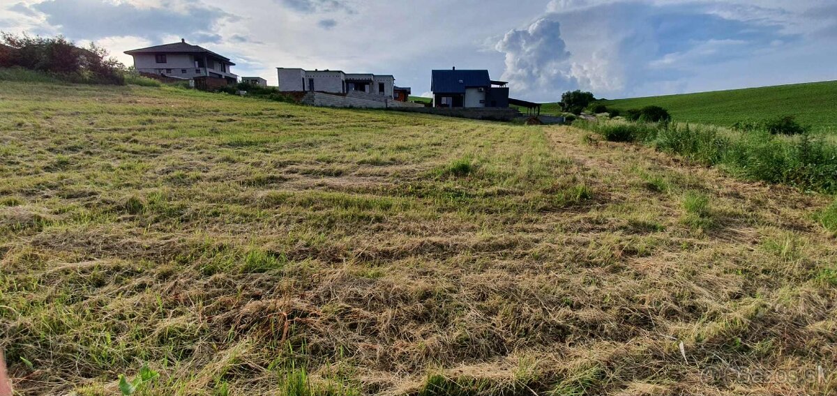 V Župčanoch stavebný pozemok o výmere 945 m2 na preda - 5