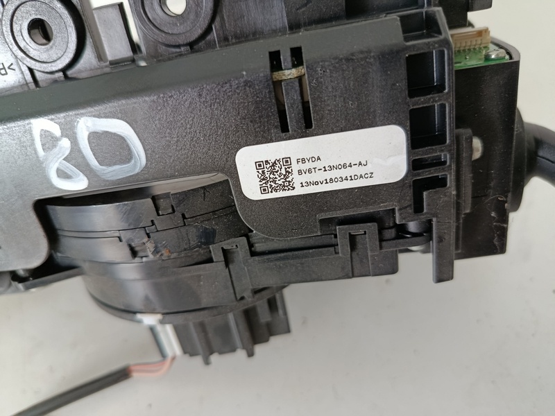 prepinacie packy focus mk3 bv6t13n064aj 80€ - 5