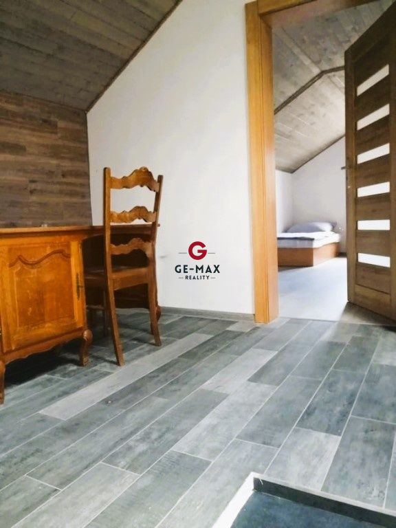 "Štýlový a kompletne zrekonštruovaný rodinný dom v Zbojnom - 5