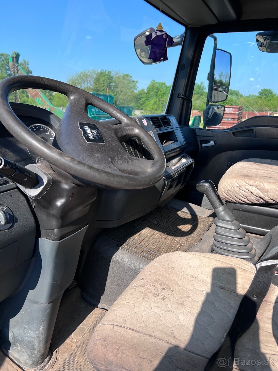 Valník MAN s hydraulickým čelom - 5