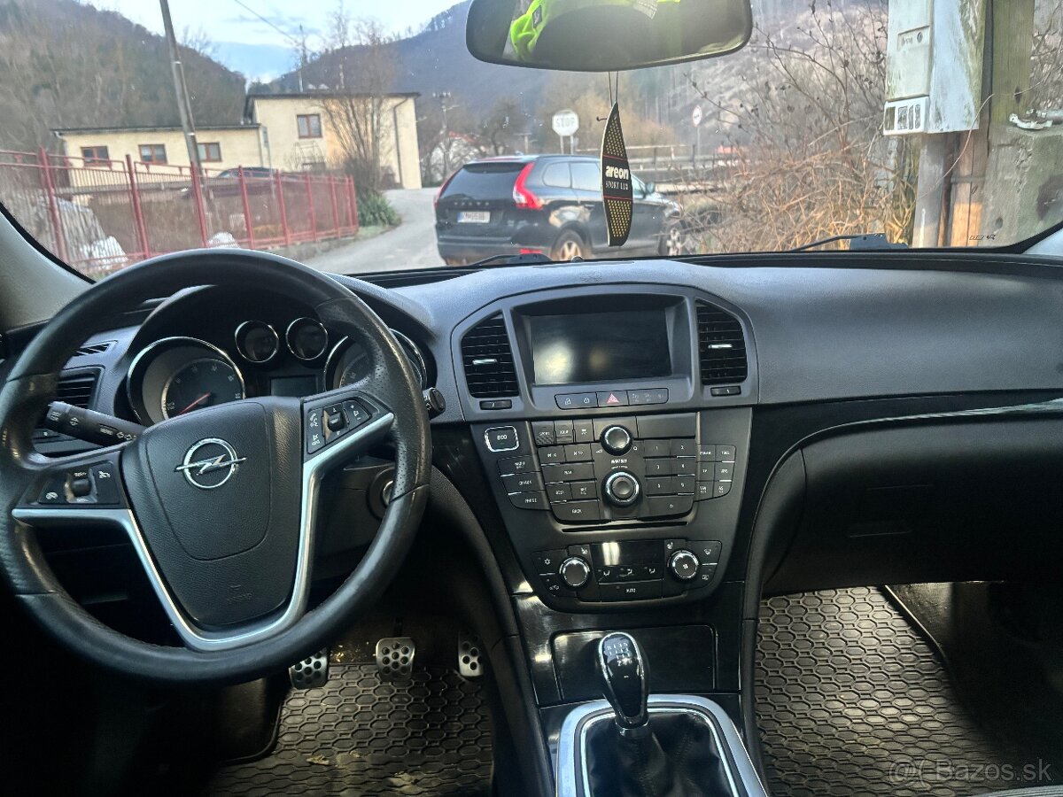 Opel Insignia ST 4x4 - 5