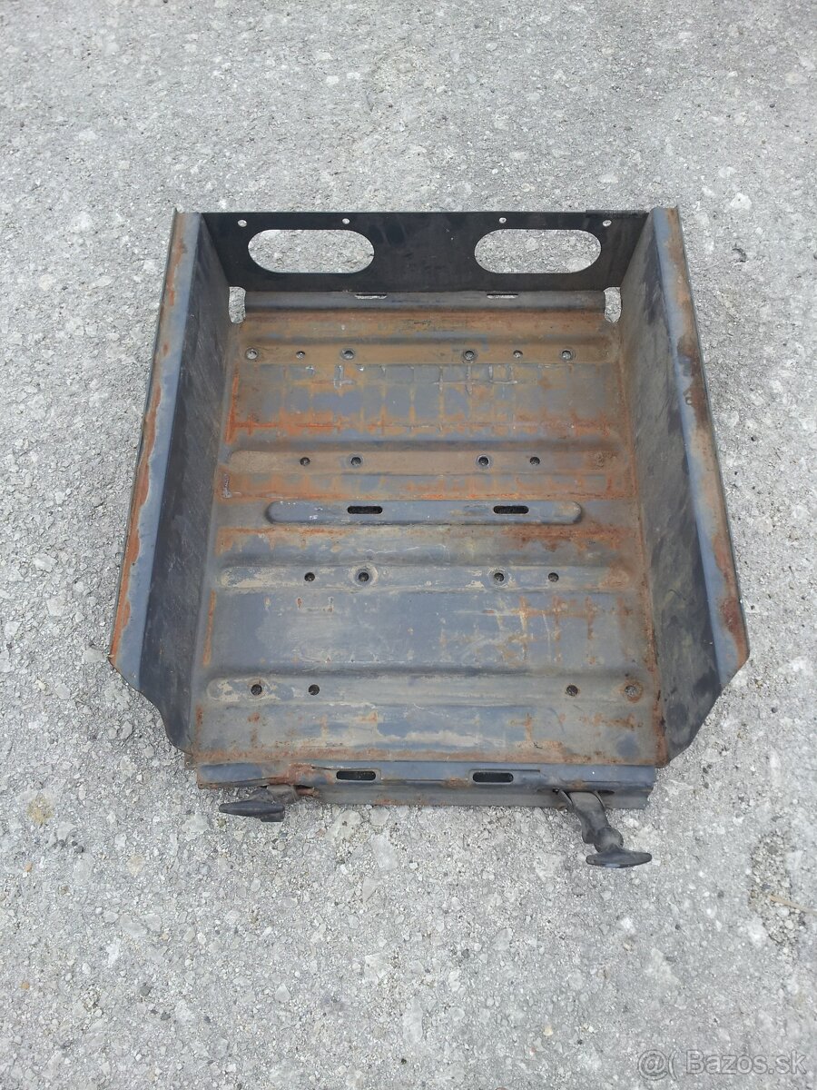 Predám kryt batérií + vaňa - 5