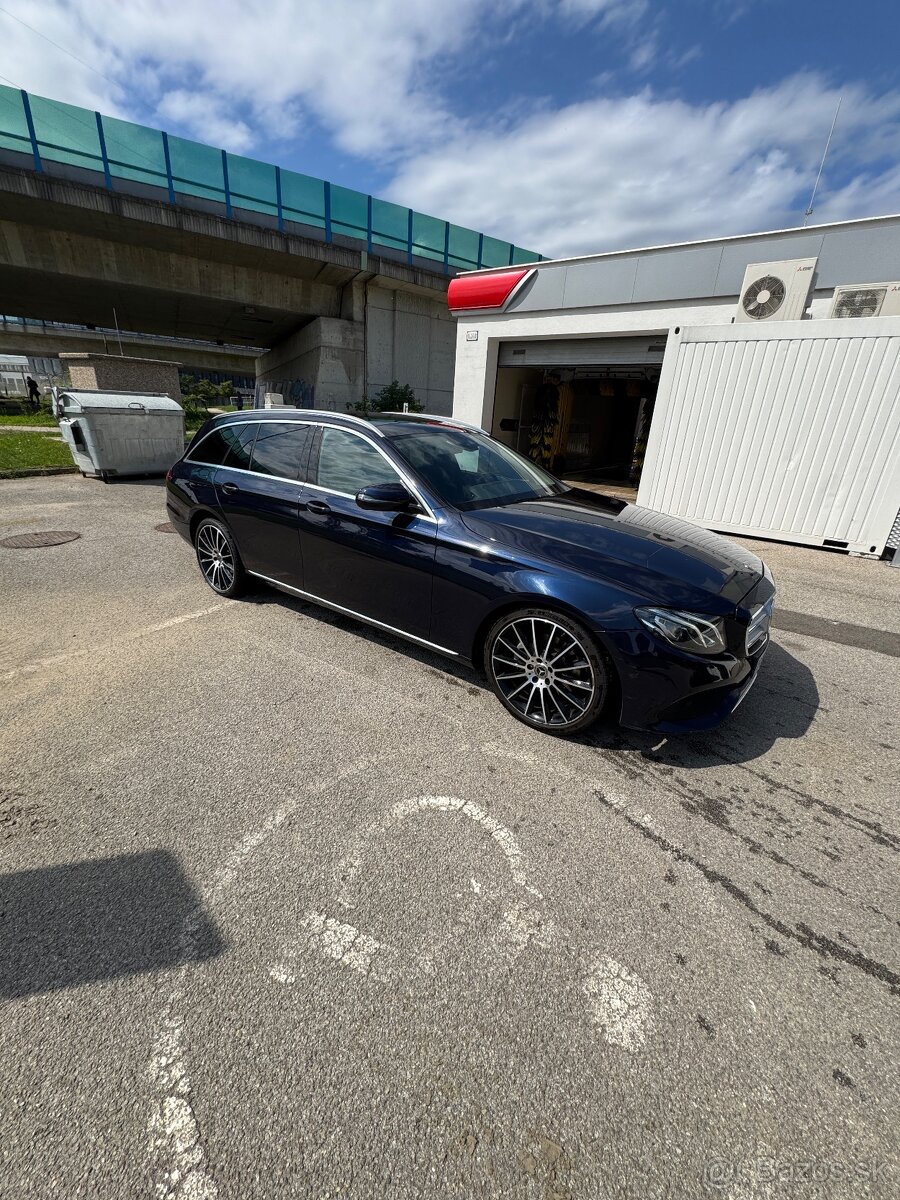 Mercedes E 220d 4matic - 5