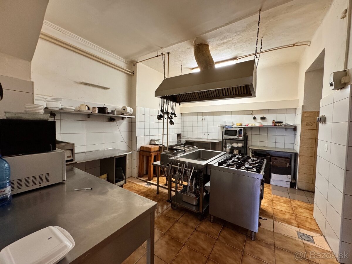 Podnikateľský objekt na prenájom v Lučenci - 5