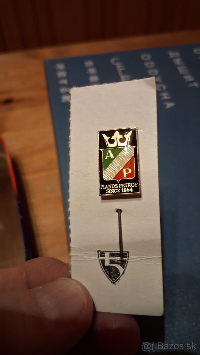 Staré kovové odznaky - 5