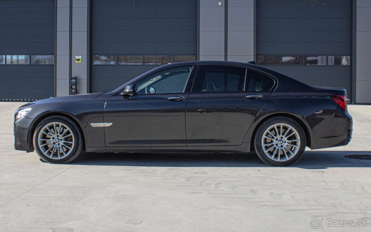 BMW 750i xDrive 2015 - 5
