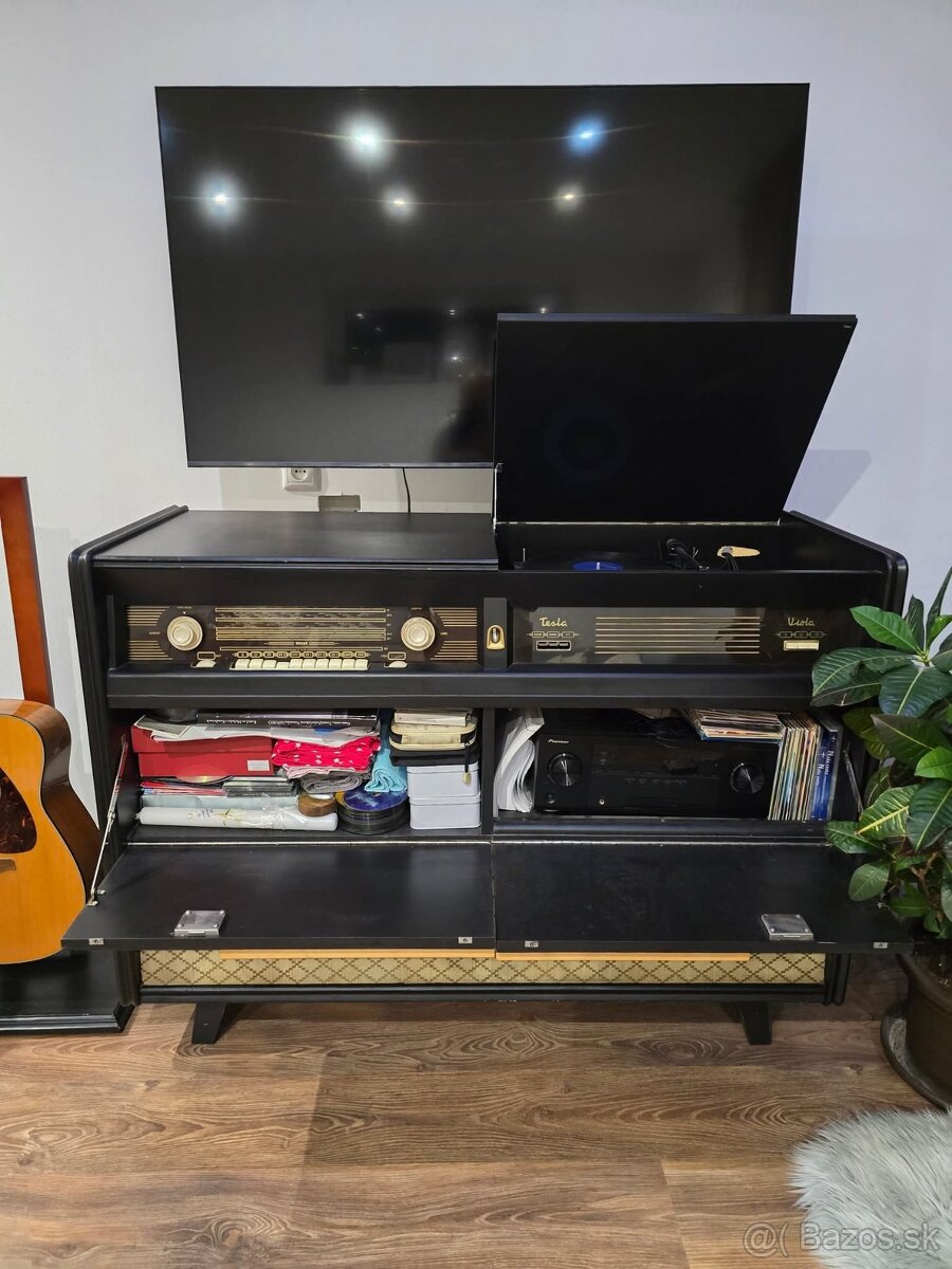 Tesla Rádio Viola ako dizajnový nábytok. - 5