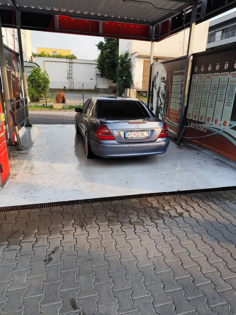 Mercedes E320i 4matic - 5