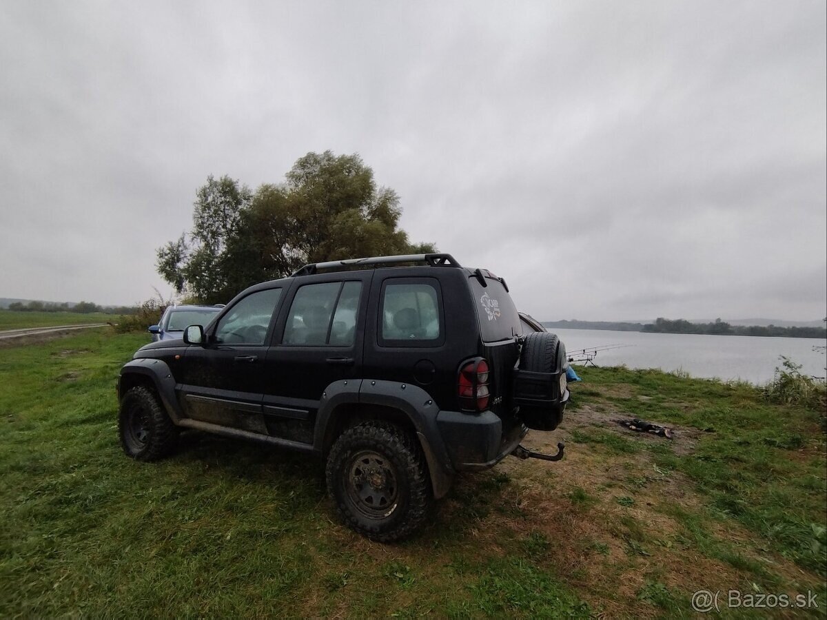 JEEP Cherokee KJ model RENEGADE - 5