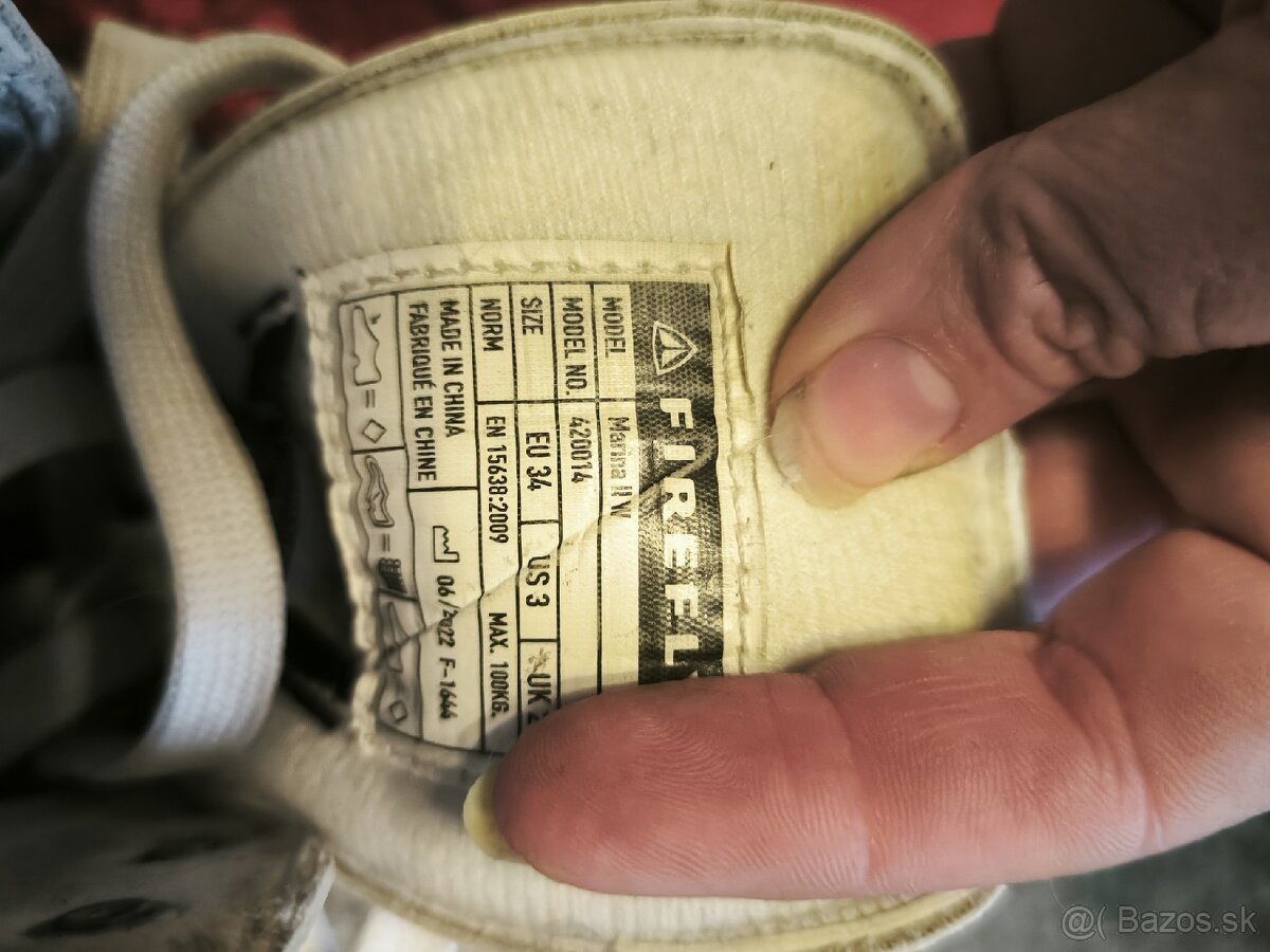 Predám detské krasokorčuliarske korčule veľ 34. - 5