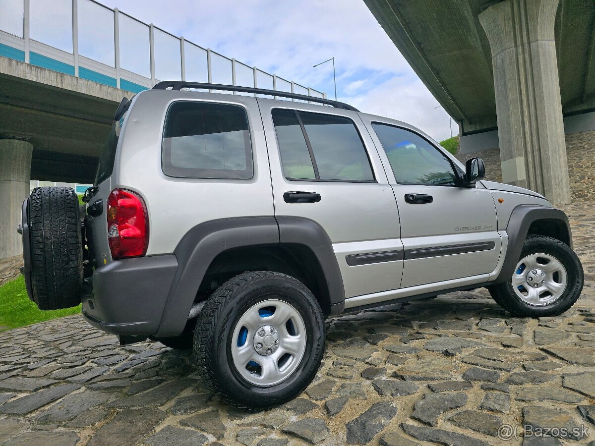 Jeep Cherokee 2,5CRD SPORT // MANUAL // BEZ KOROZIE /