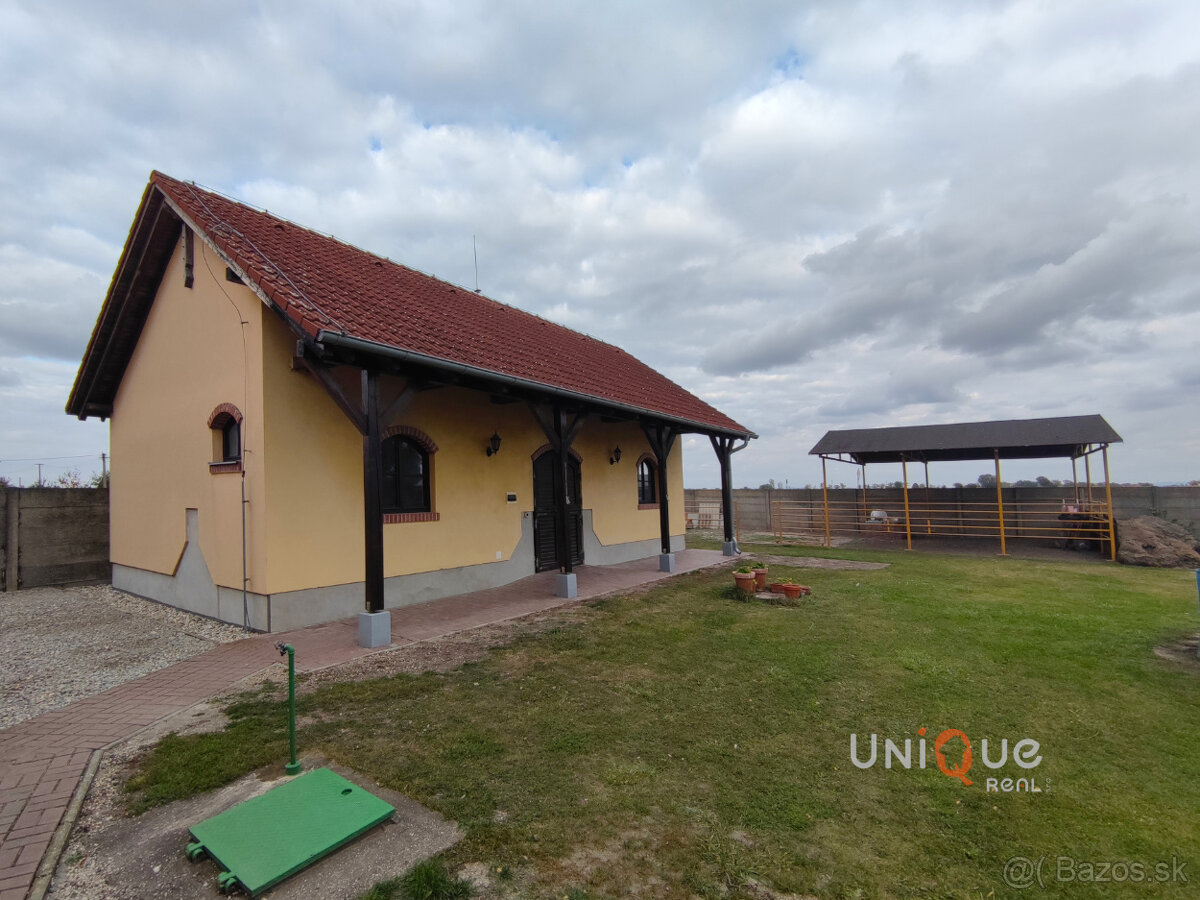 NA PREDAJ ROZOSTAVANÝ RODINNÝ DOM V ZLATNEJ NA OSTROVE - 5