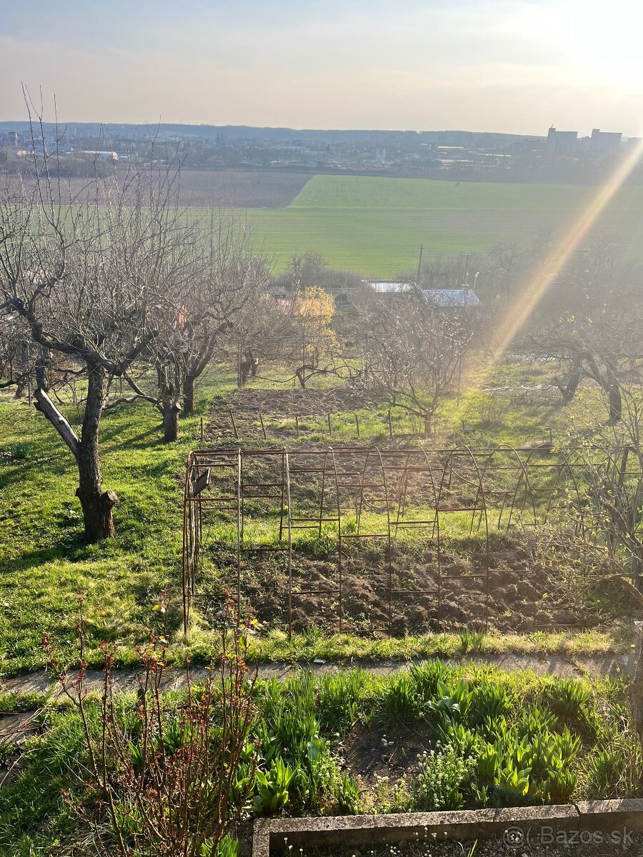 Predám murovanu záhradnú chatku - 5