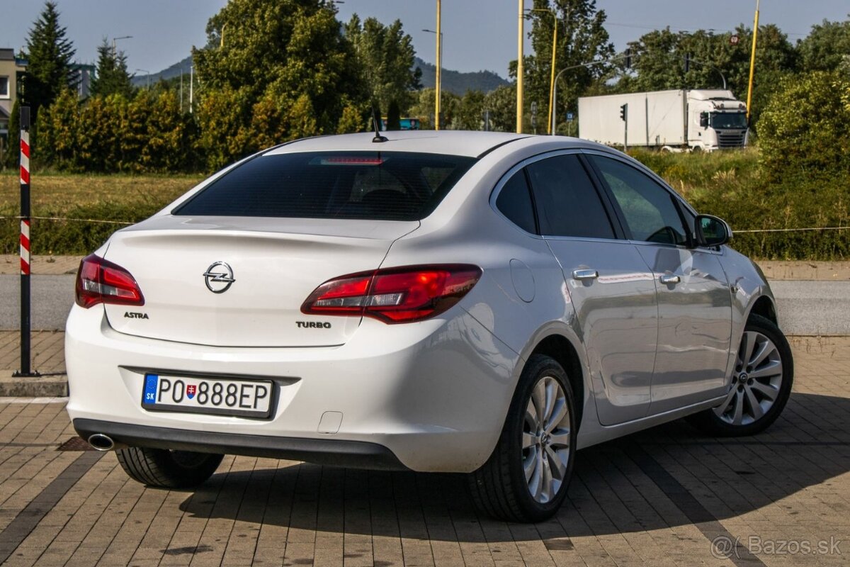 Opel Astra Sedan 1.4 Turbo 140k Cosmo - 5