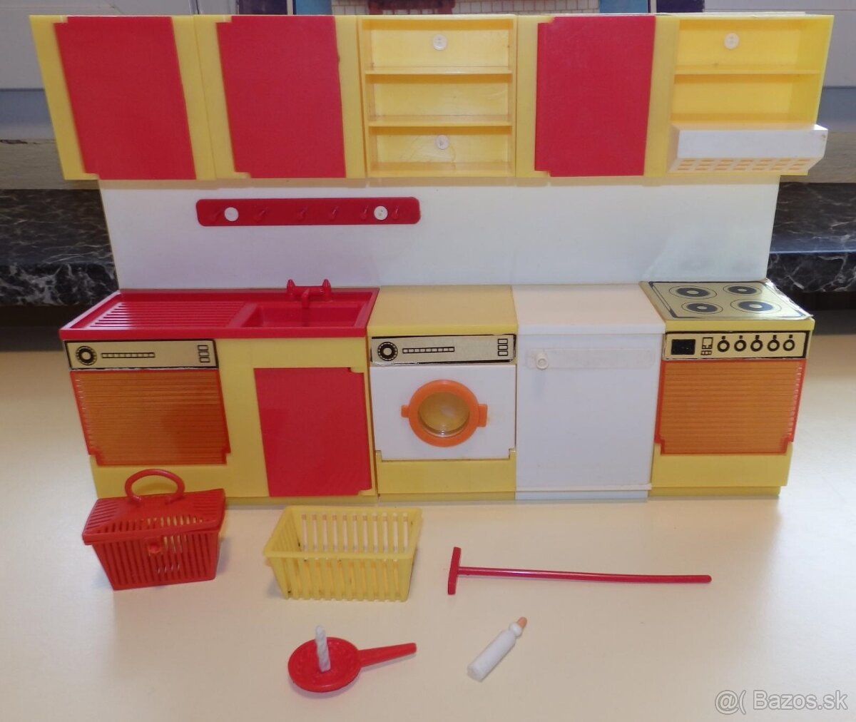 retro kuchynka - CHEMOPLAST BRNO -----------45 eur - 5