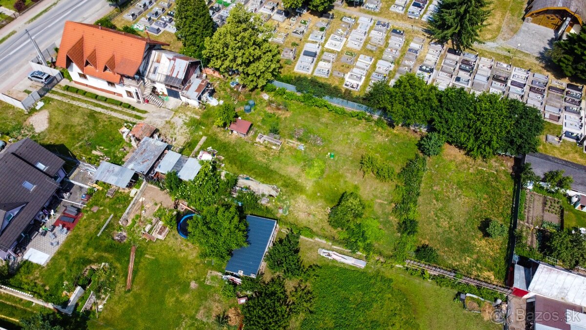 VEĽKÝ STAVEBNÝ POZEMKOM, UL. HLAVNÁ, VALALIKY - 5