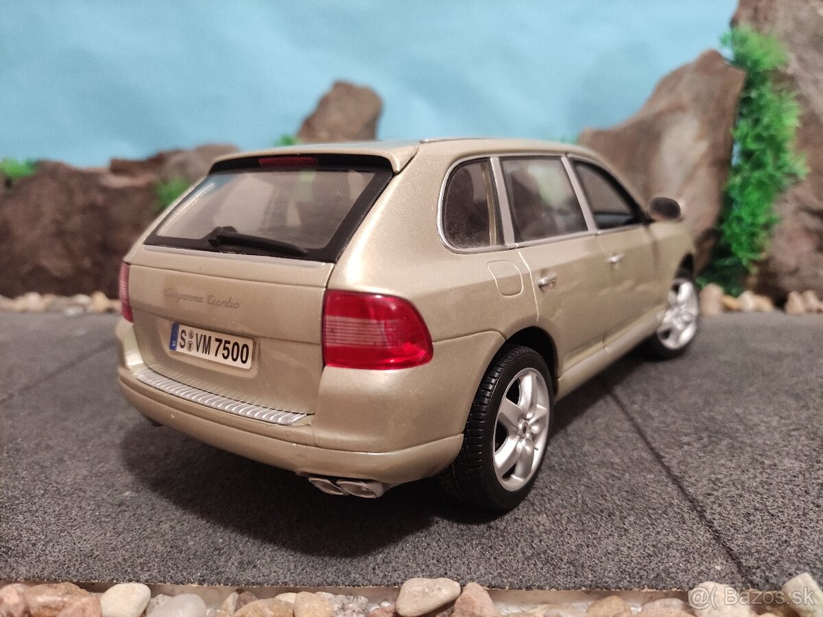 Prodám model 1:18 Porsche cayenne turbo - 5