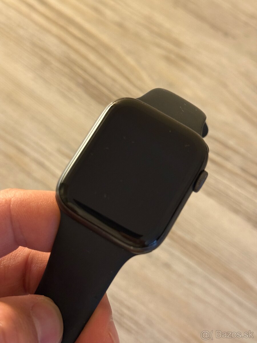 Apple Watch SE 44mm GPS 2. generácia - 5