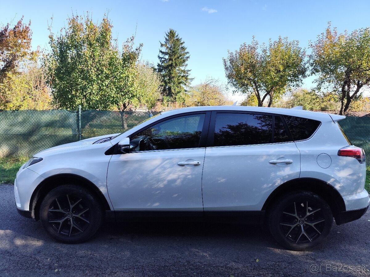 Toyota RAV4 2.0 diesel, 105kw, ročník 2017 - 5