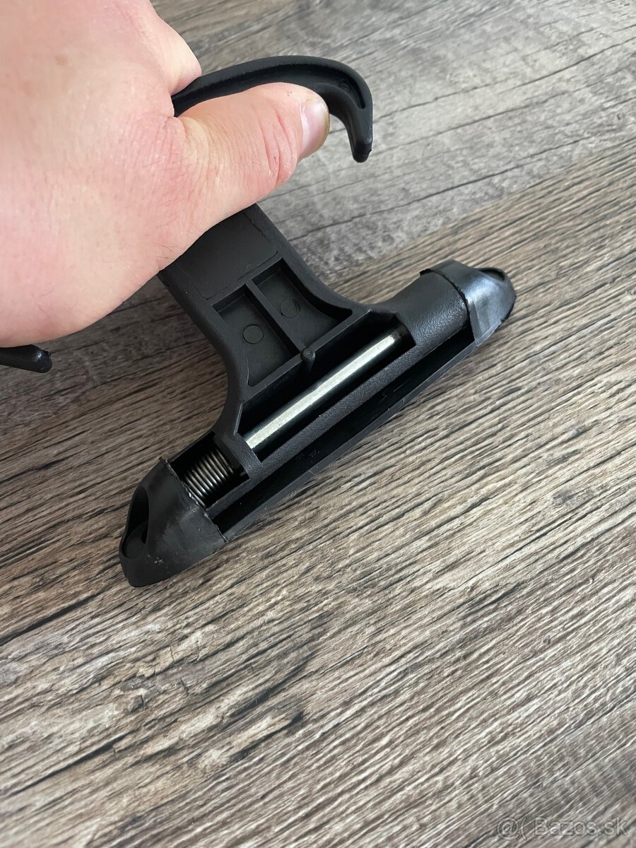 Drziak na tasky do kufra - 5