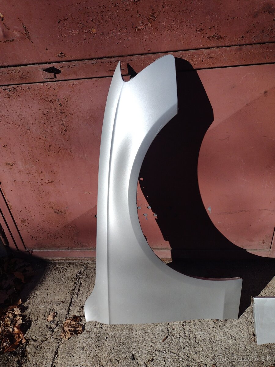 Audi A4 b8 přední blatníky barva LX7W - 5