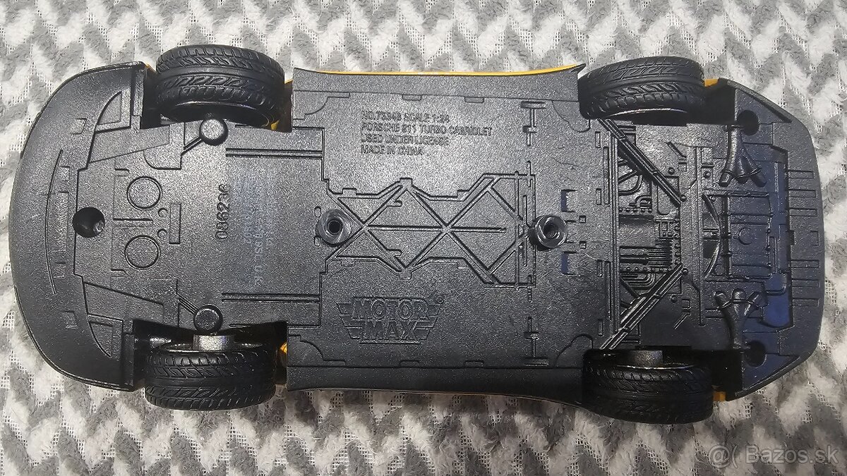 Model 1:18 Jaguar XJ220 - 5