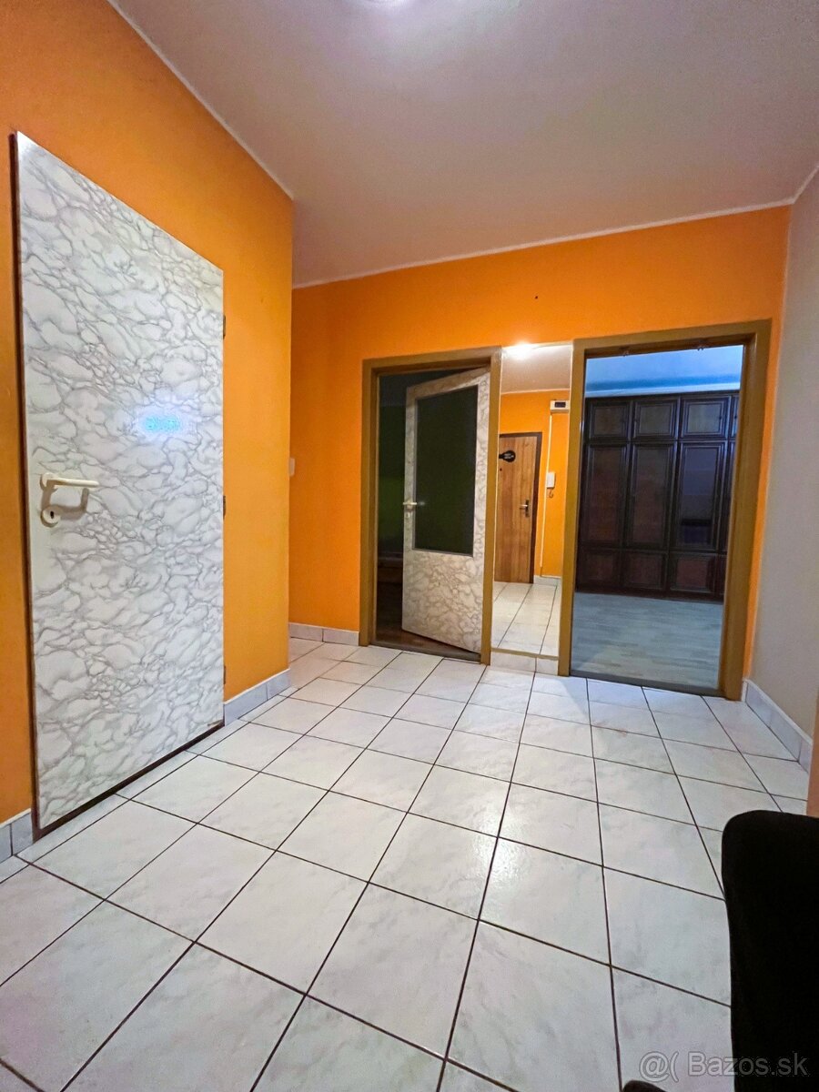 Veľký, slnečný 2 izbový byt, ul. Mochovská - R3, Levice - 5